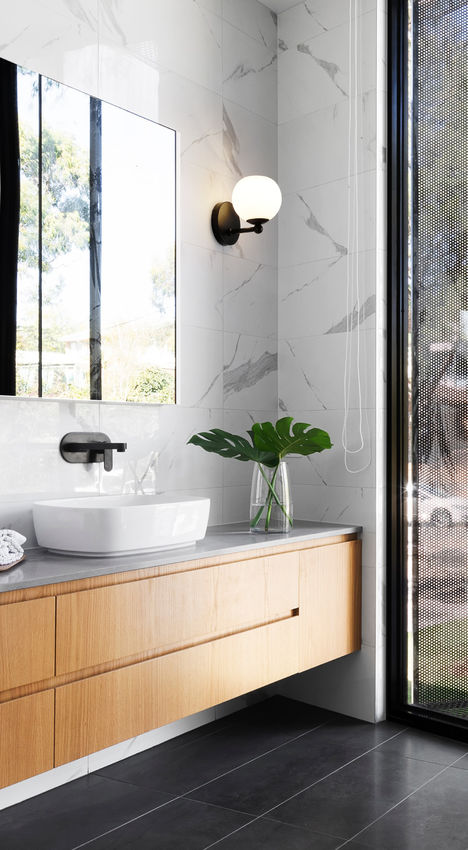Neoma 6.75-in Sconce