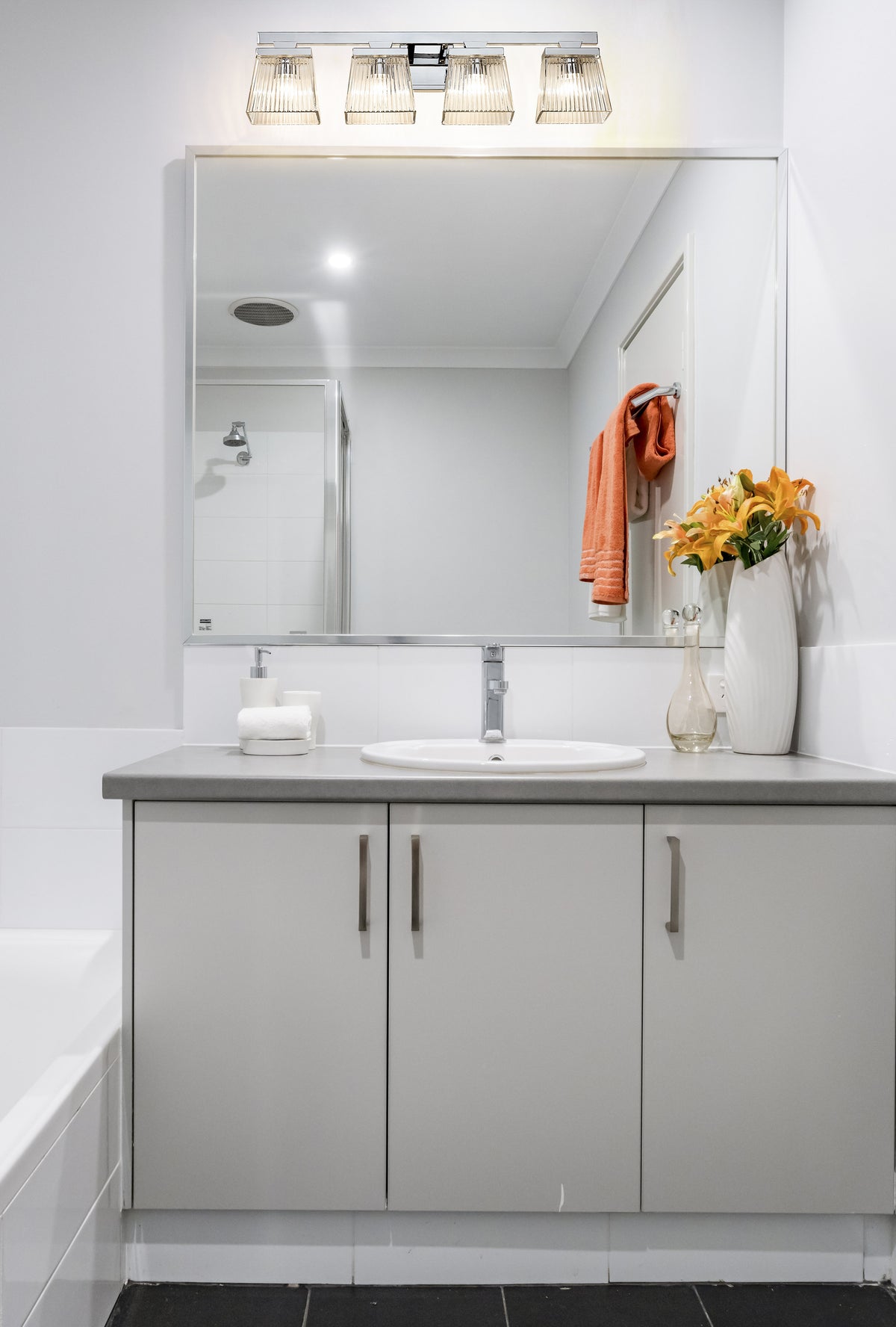 Astor 4 Light Vanity