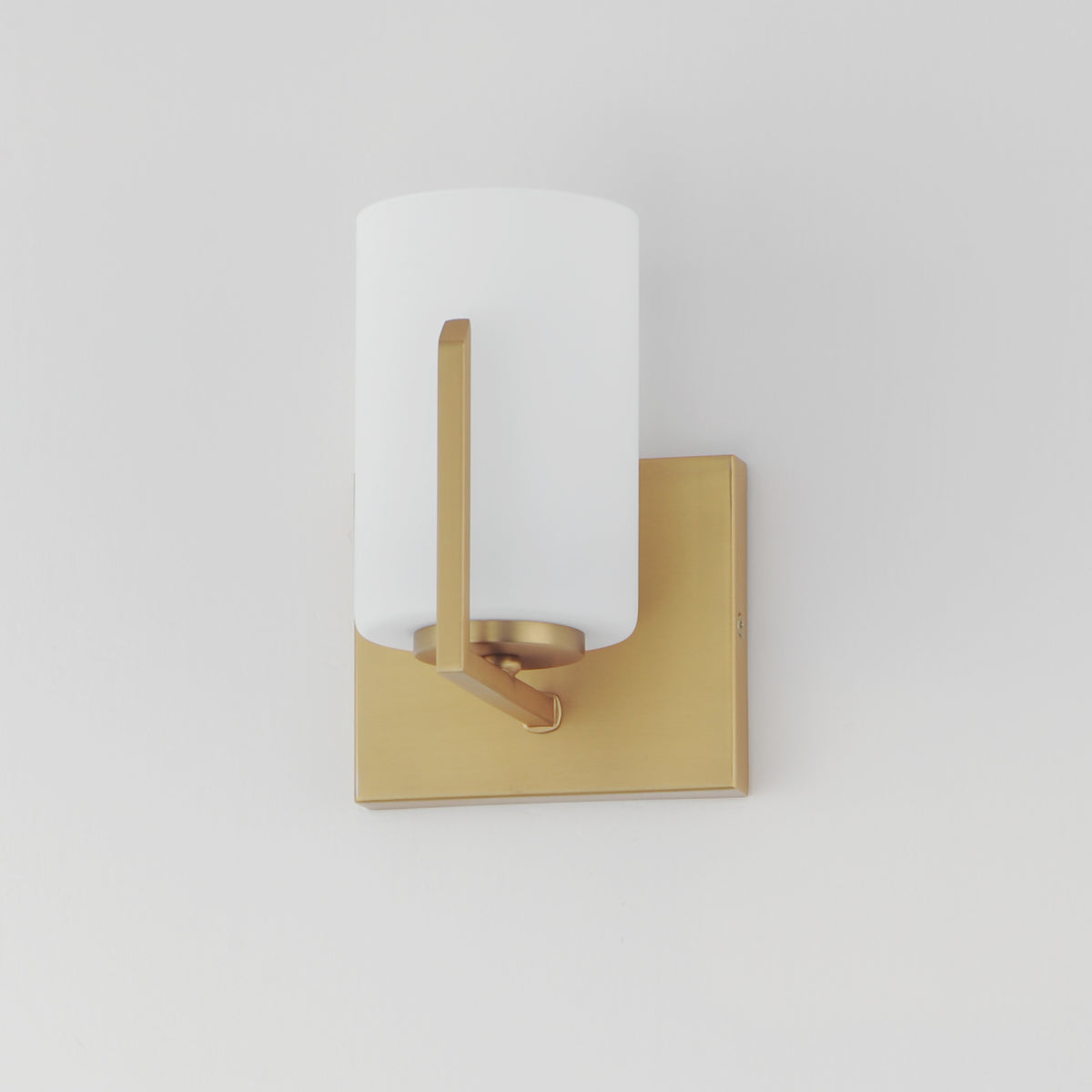 Dart 1-Light Wall Sconce