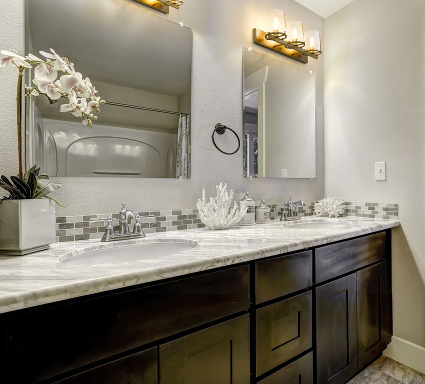 Callista 27.5-in Vanity