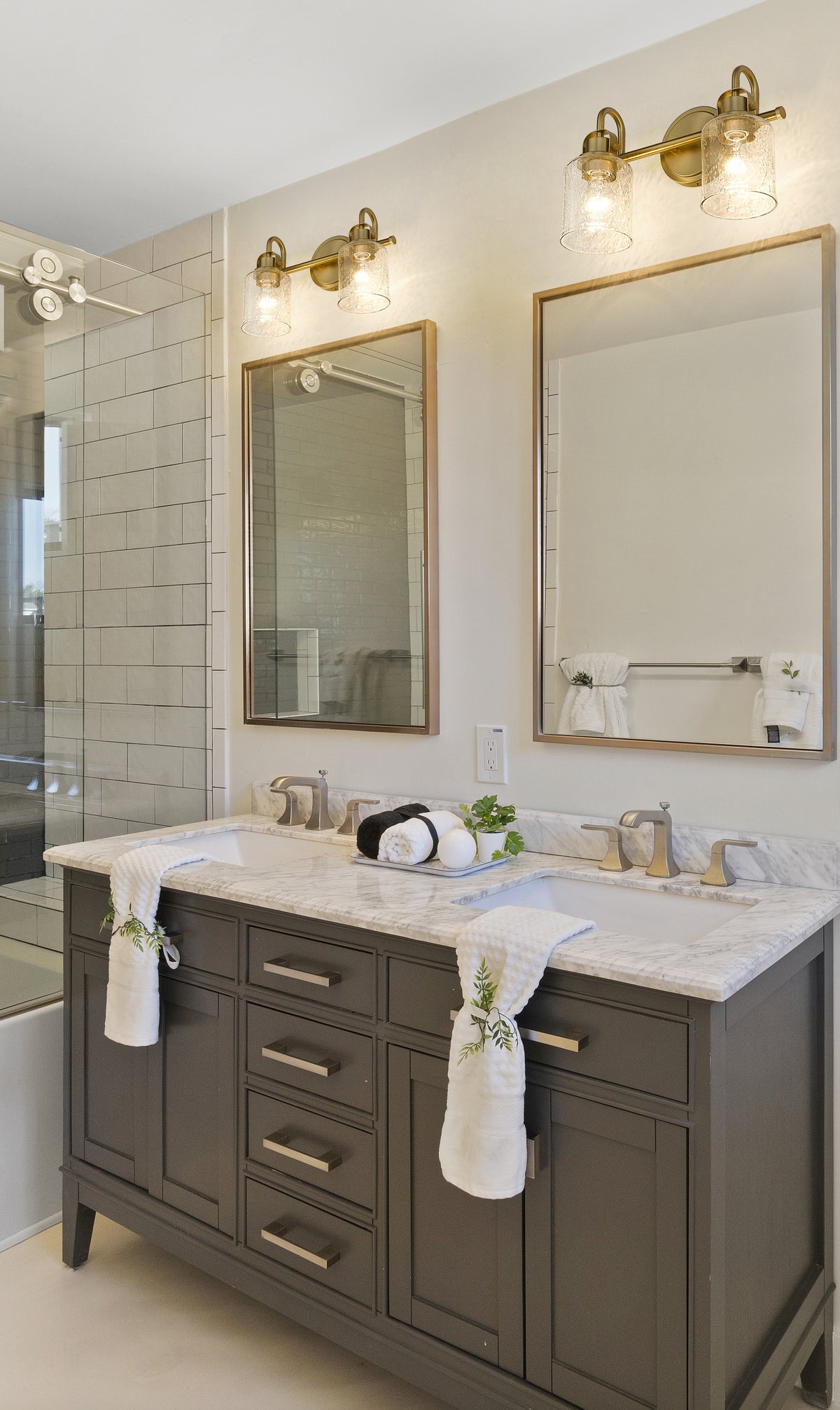 Kinsley 2 Light Vanity