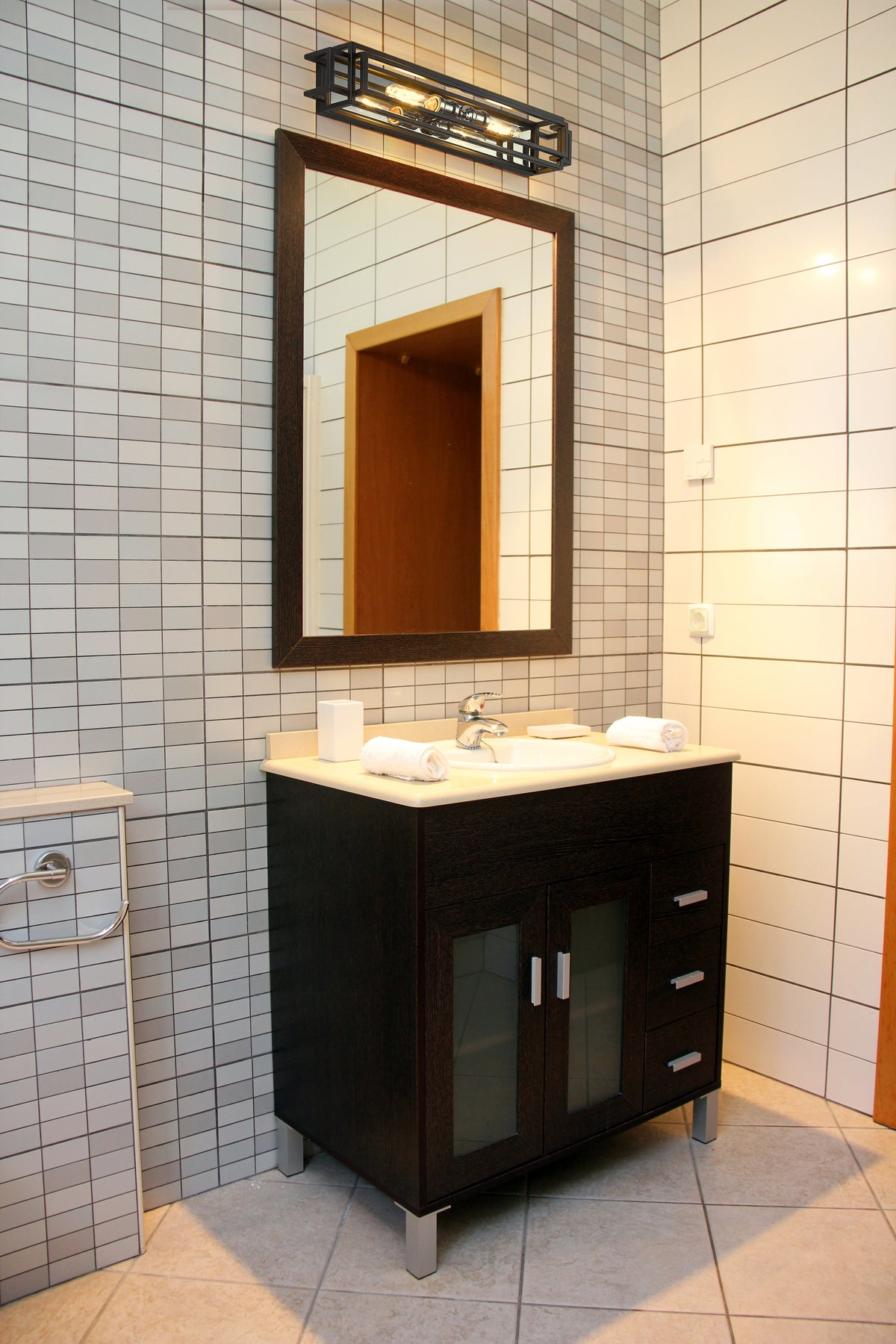 Titania 2 Light Vanity