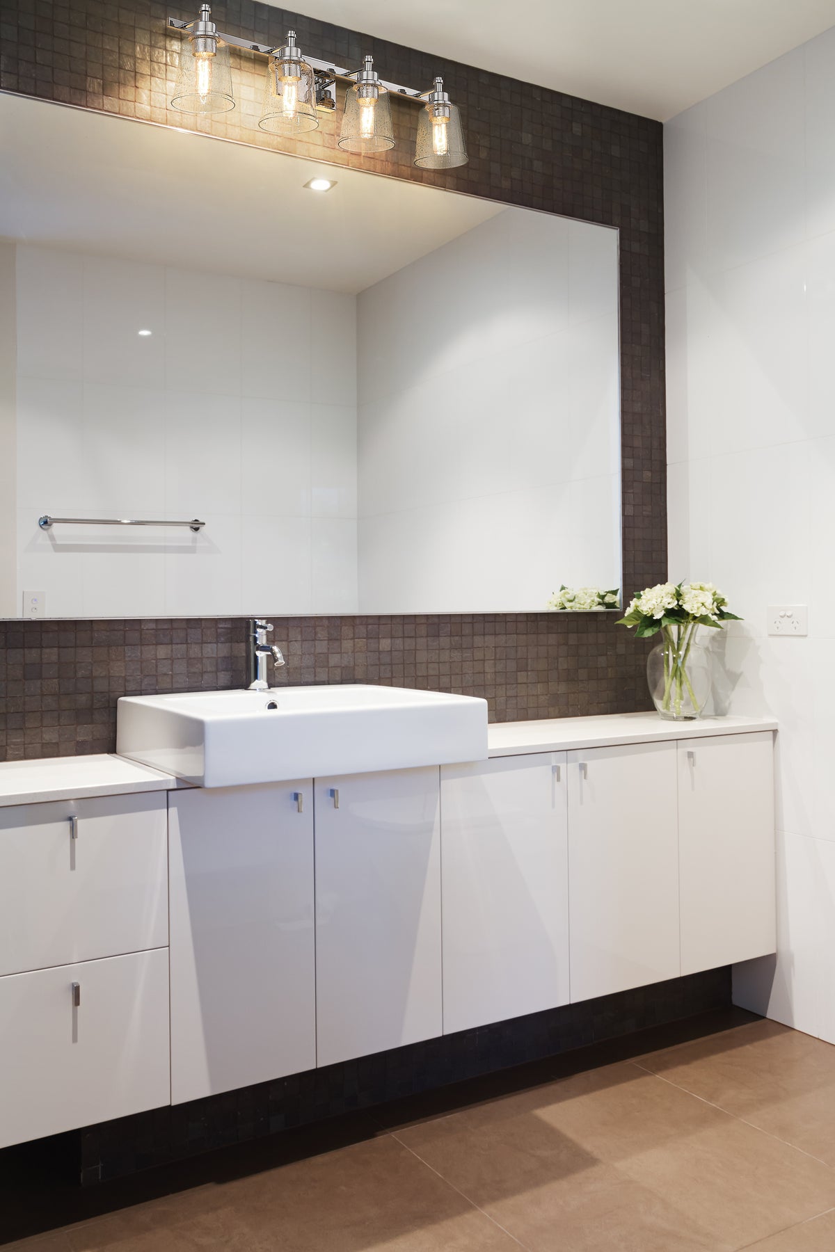 Bohin 4 Light Vanity