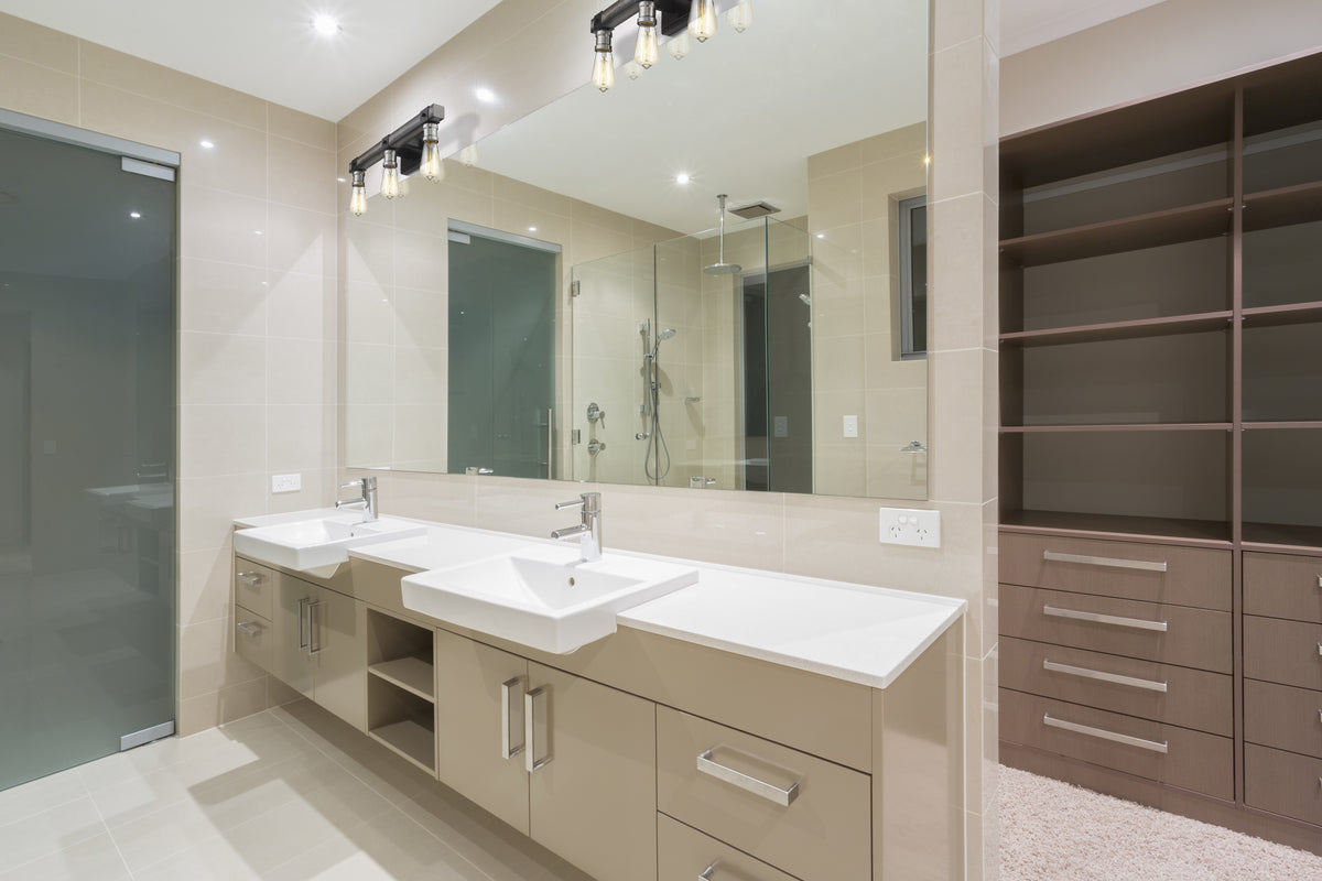 Kirkland 3 Light Vanity