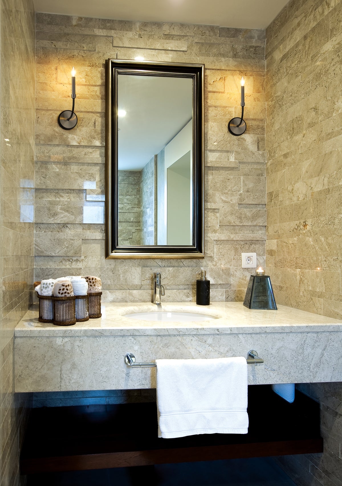 Haylie 1 Light Wall Sconce