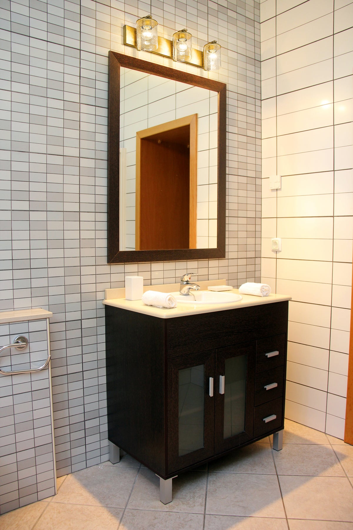Beckett 3 Light Vanity
