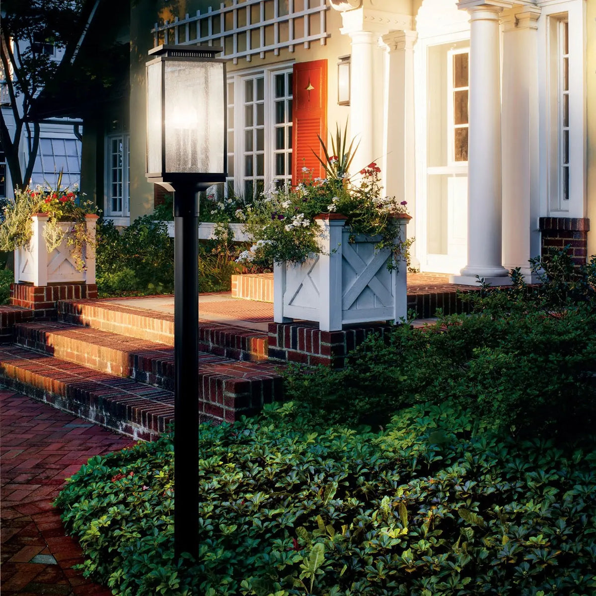 Manningham Outdoor Post Mt 3Lt
