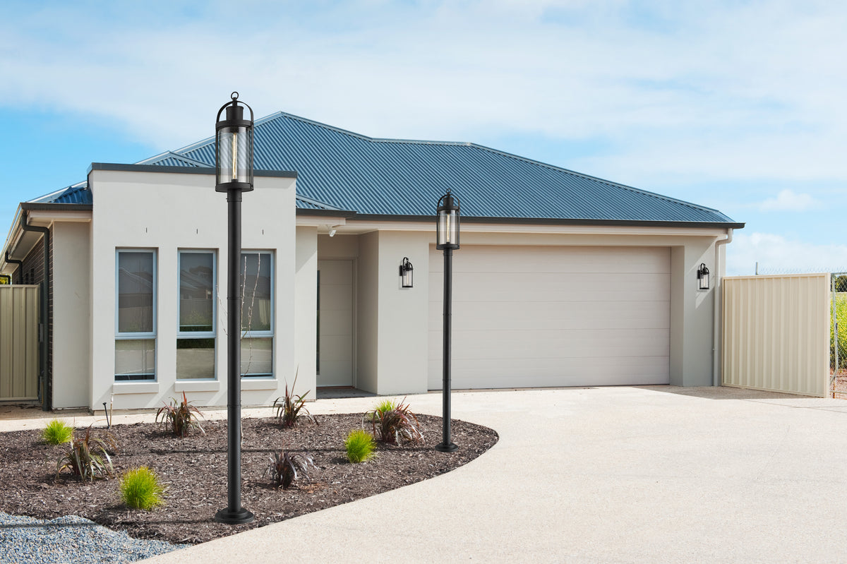 Roundhouse 1 Light Outdoor Post Mounted Fixture
