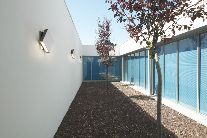 Quadrate 11-in Outdoor