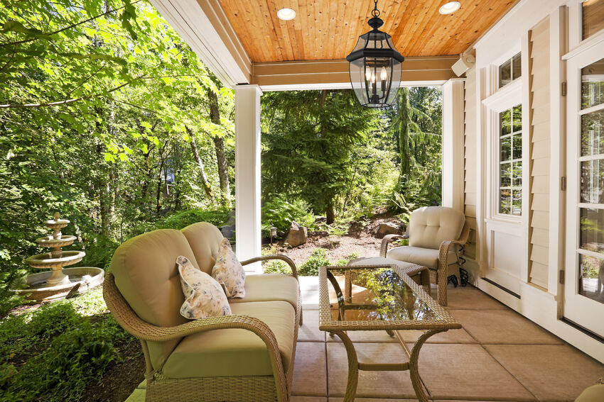 Westover 20.75-in Outdoor Hanging