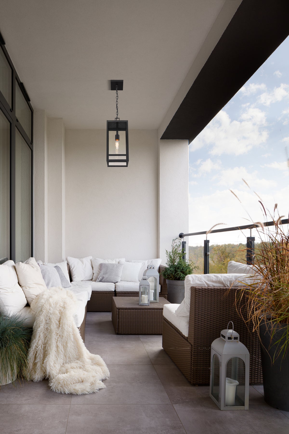 Nuri 1 Light Outdoor Chain Mount Ceiling Fixture