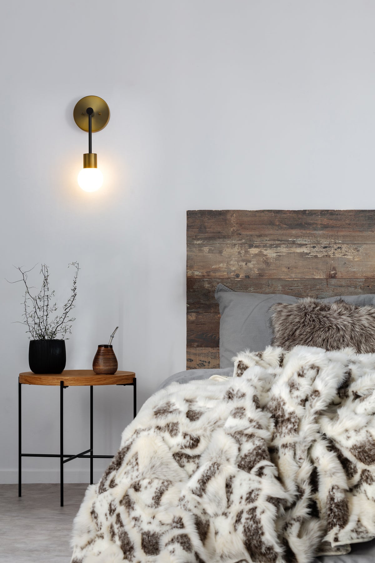 Neutra 1 Light Wall Sconce