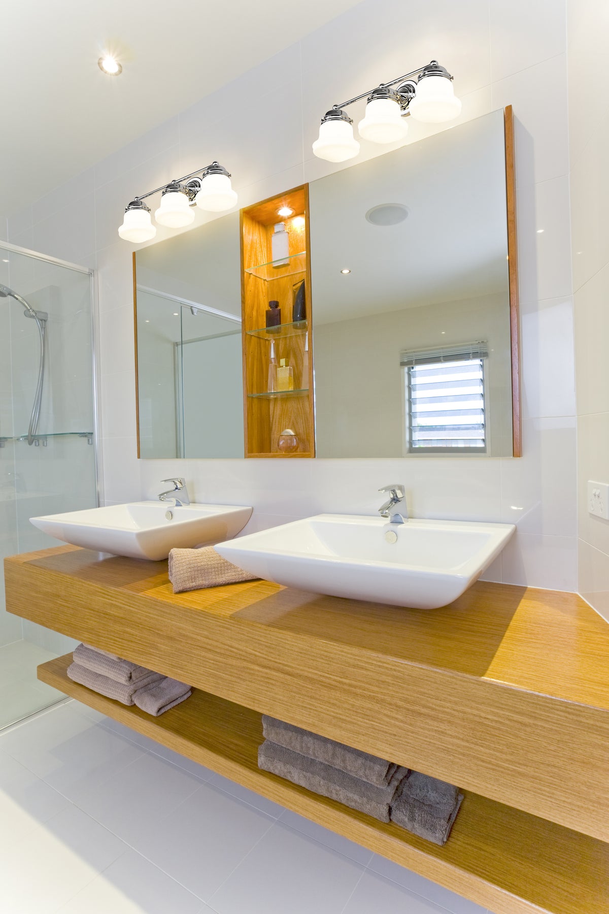 Vaughn 3 Light Vanity