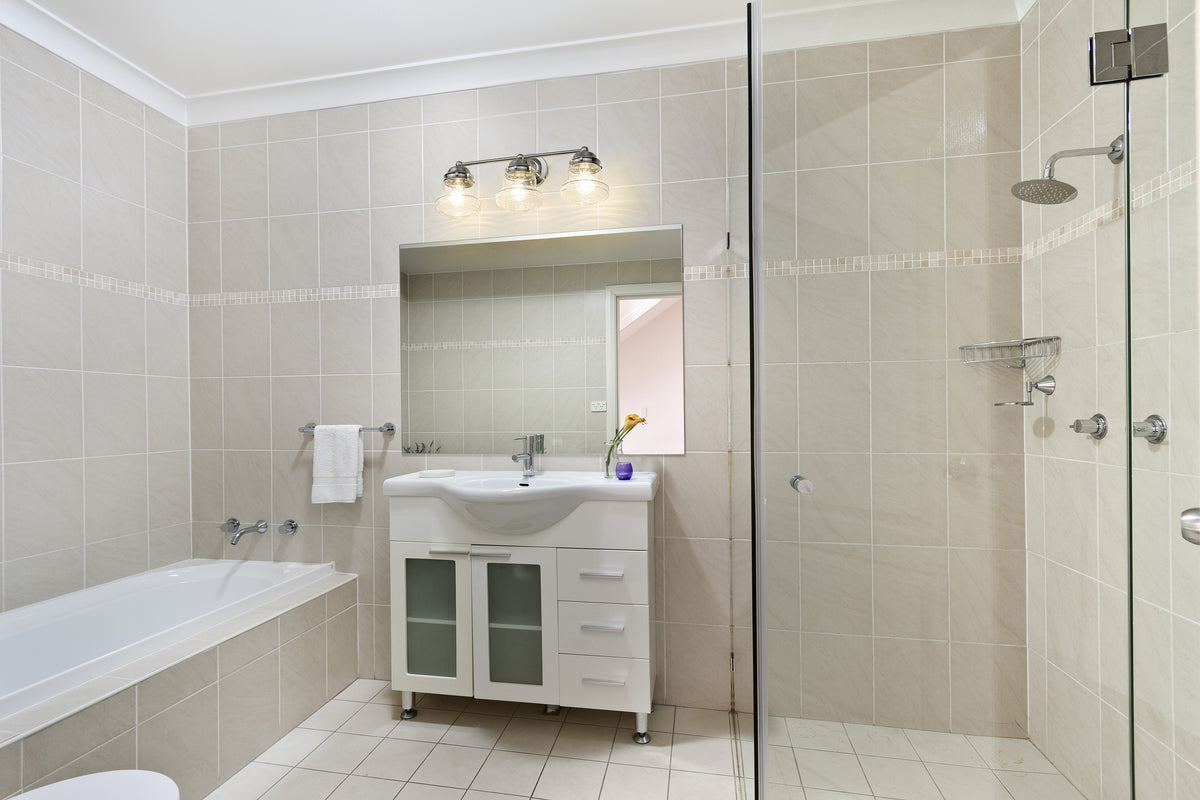Vaughn 3 Light Vanity