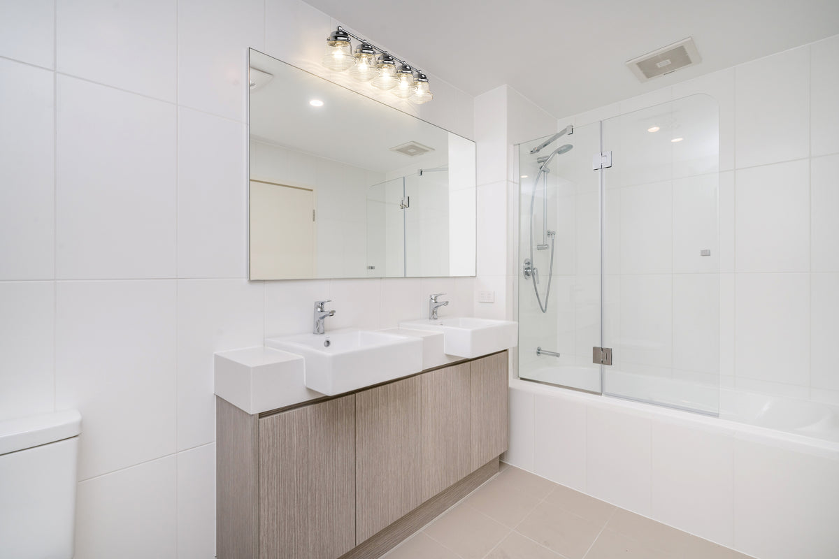 Vaughn 5 Light Vanity