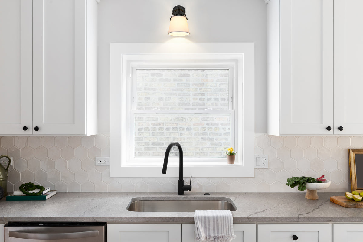 Z-Studio 1 Light Wall Sconce