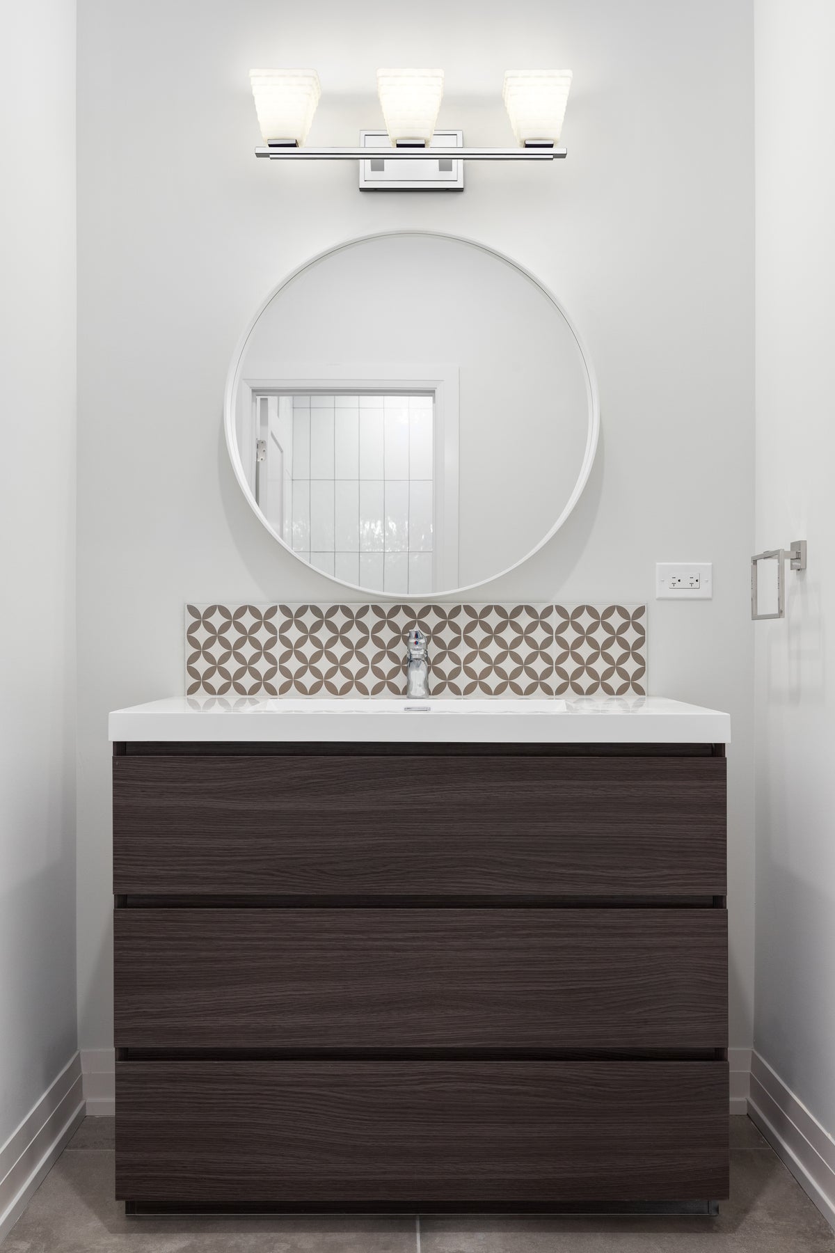 Annalise 3 Light Vanity