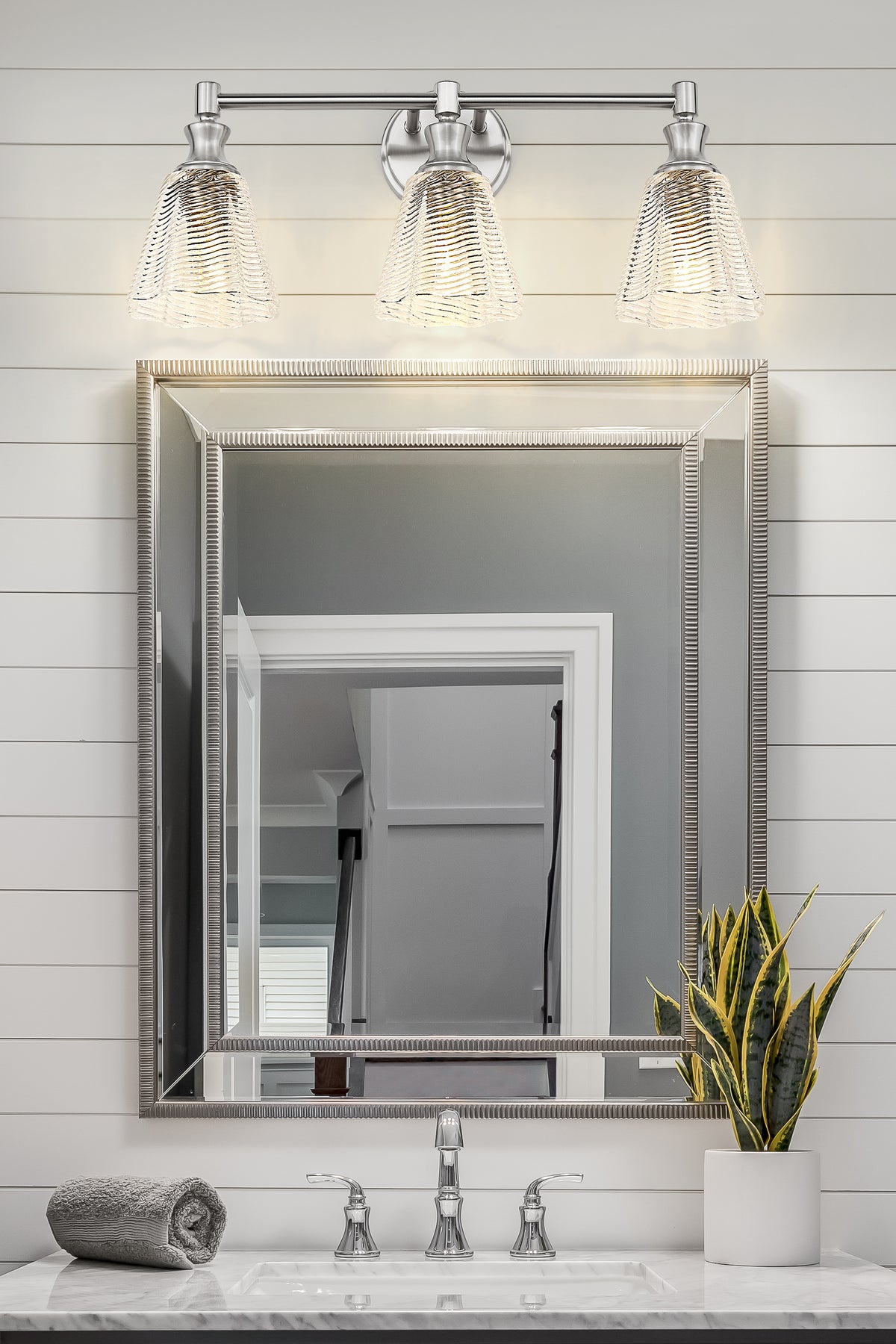 Auden 3 Light Vanity 3 x 100W - Medium