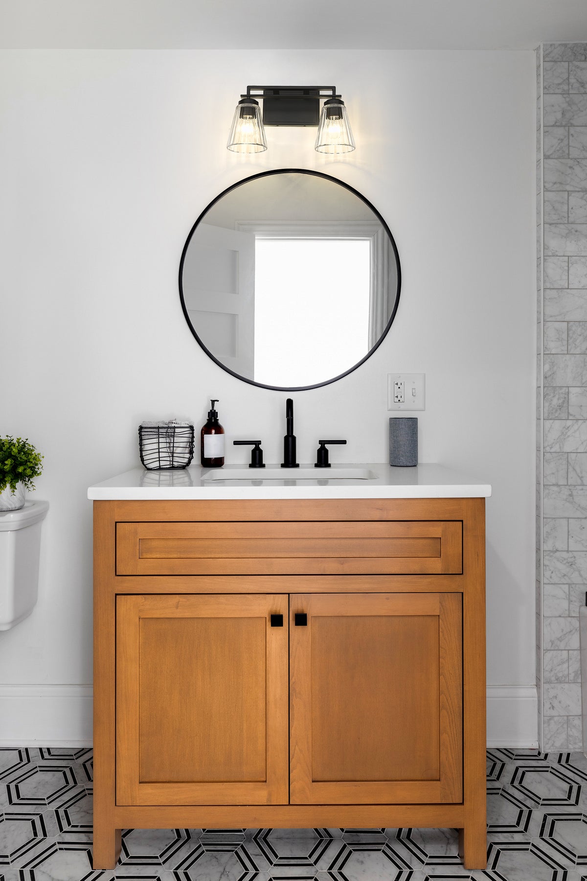 Lyna 2 Light Vanity 2 x 100W - Medium