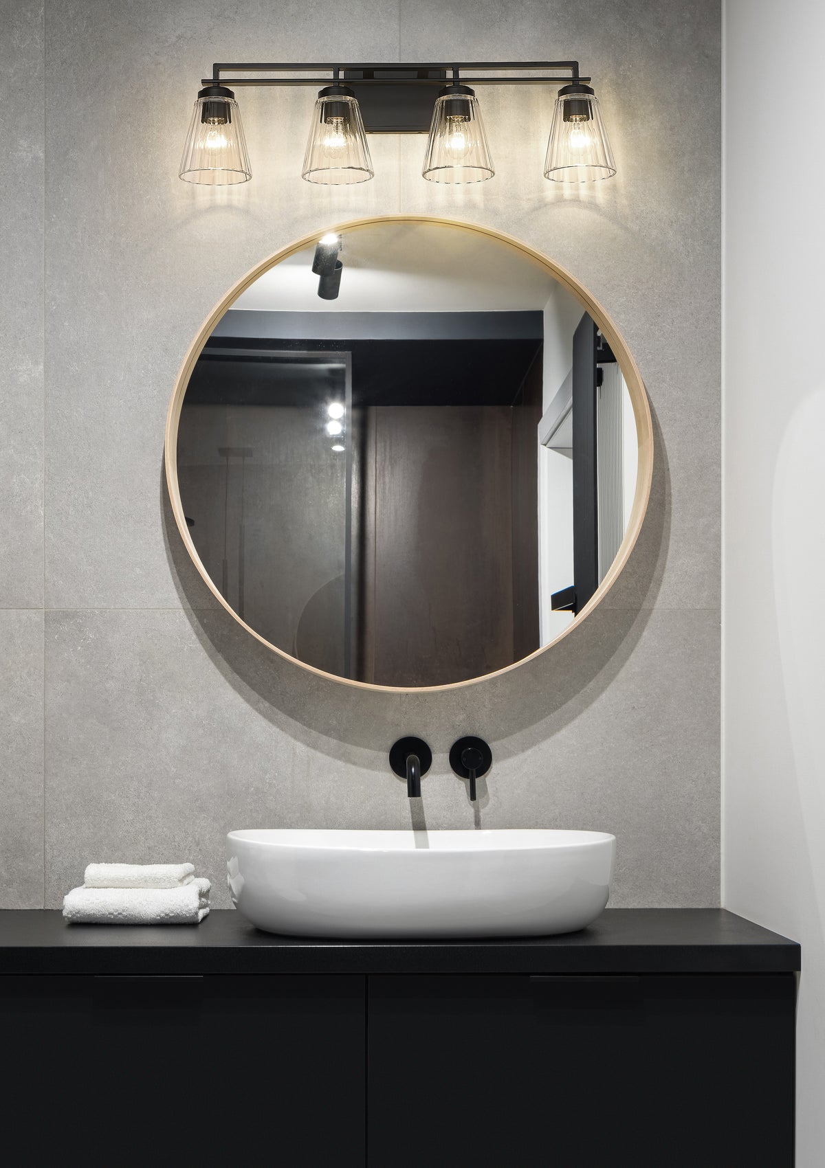 Lyna 4 Light Vanity 4 x 100W - Medium