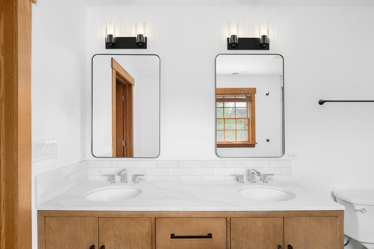 Titus 2 Light Vanity 2 x 60W - Medium