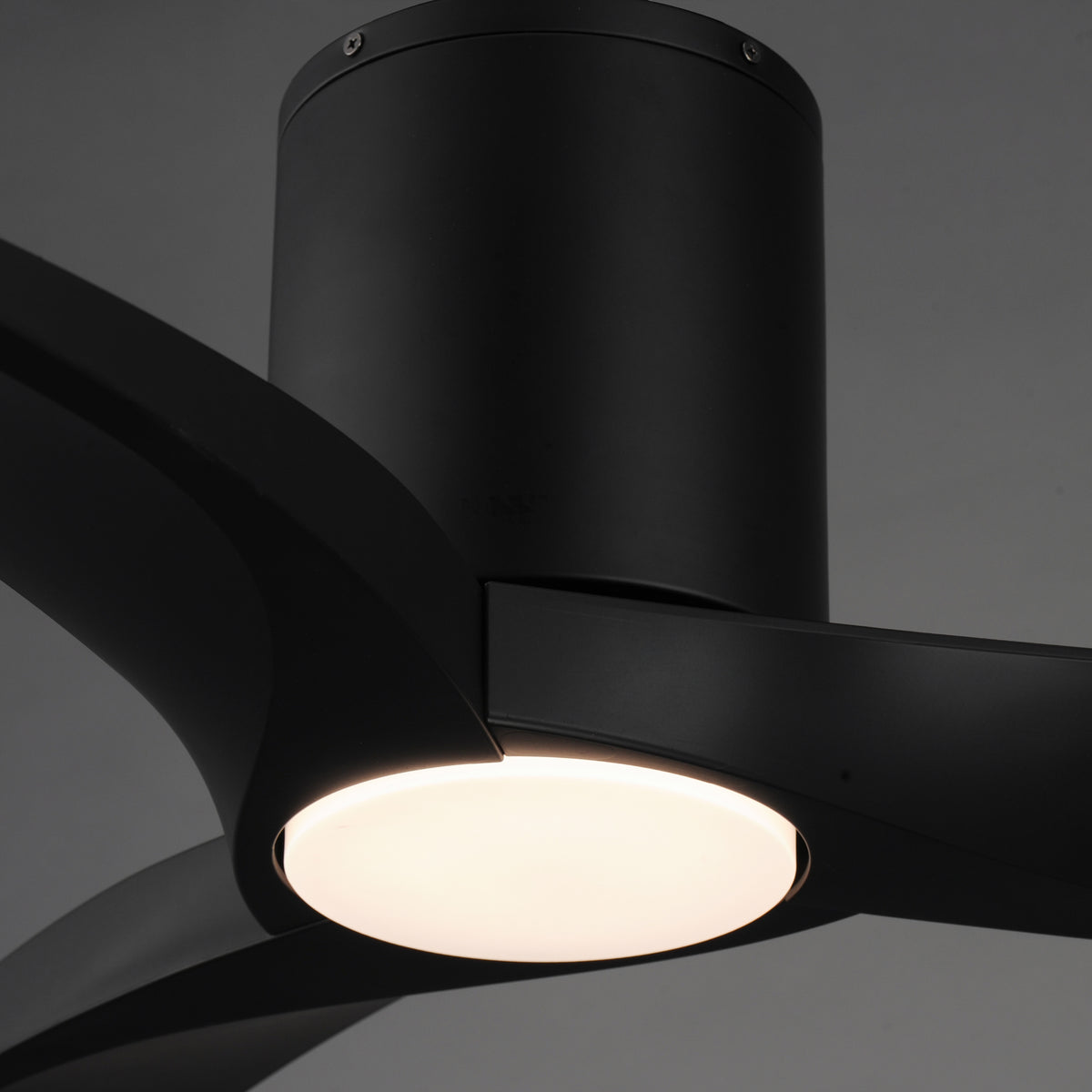 Drifter 52" Outdoor Hugger Fan w LED