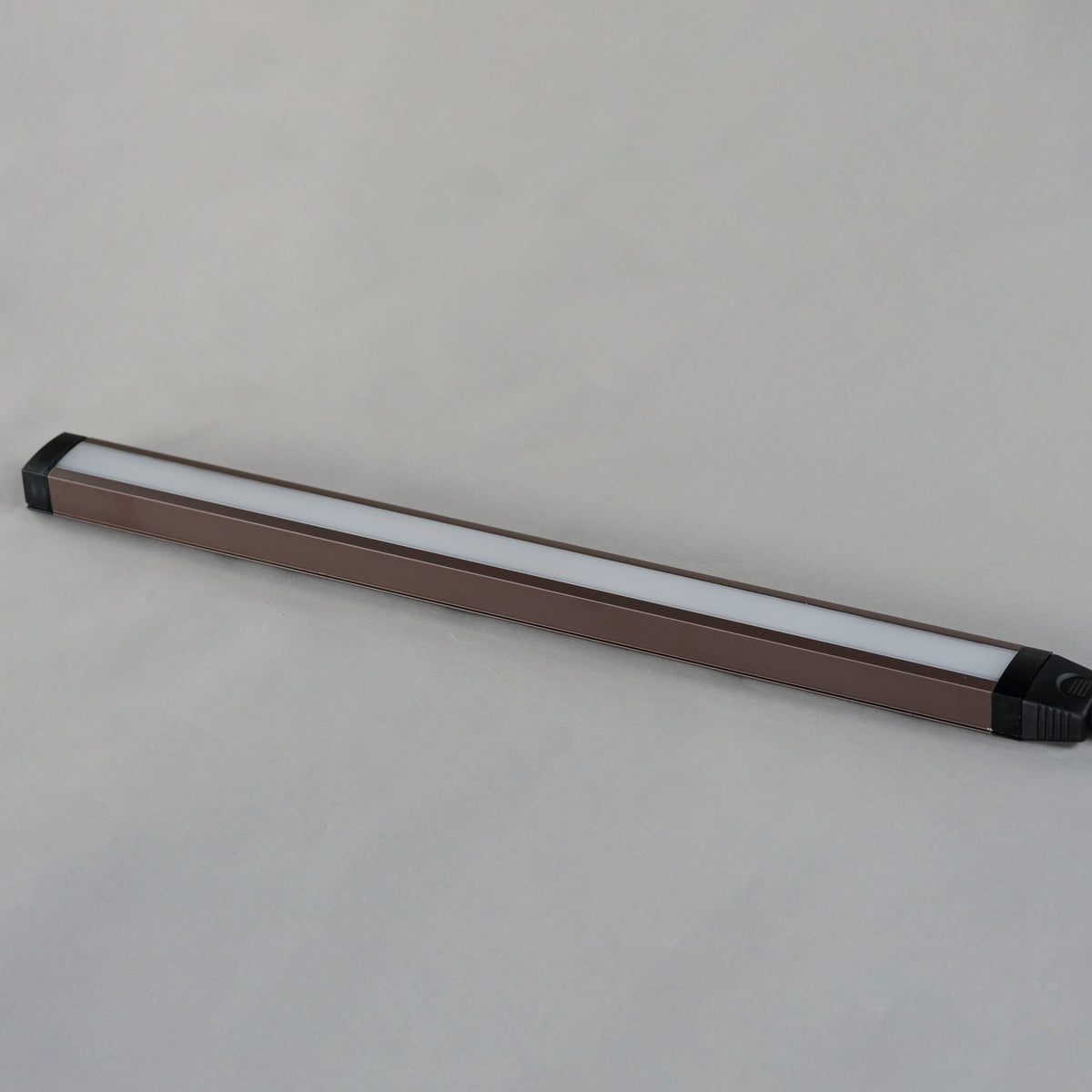 CounterMax 120V Slim 18" LED UC White Tunable