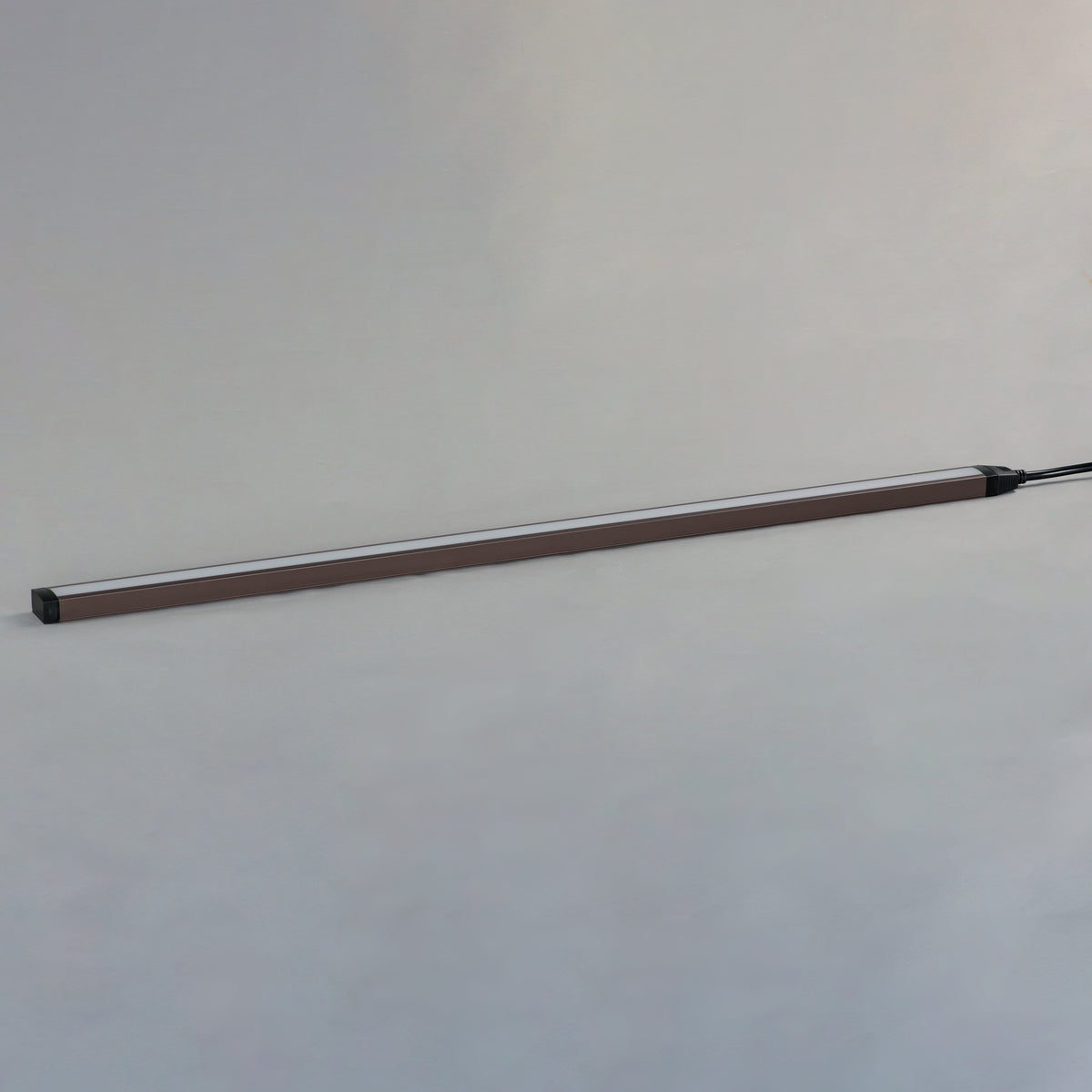 CounterMax 120V Slim 36" LED UC White Tunable