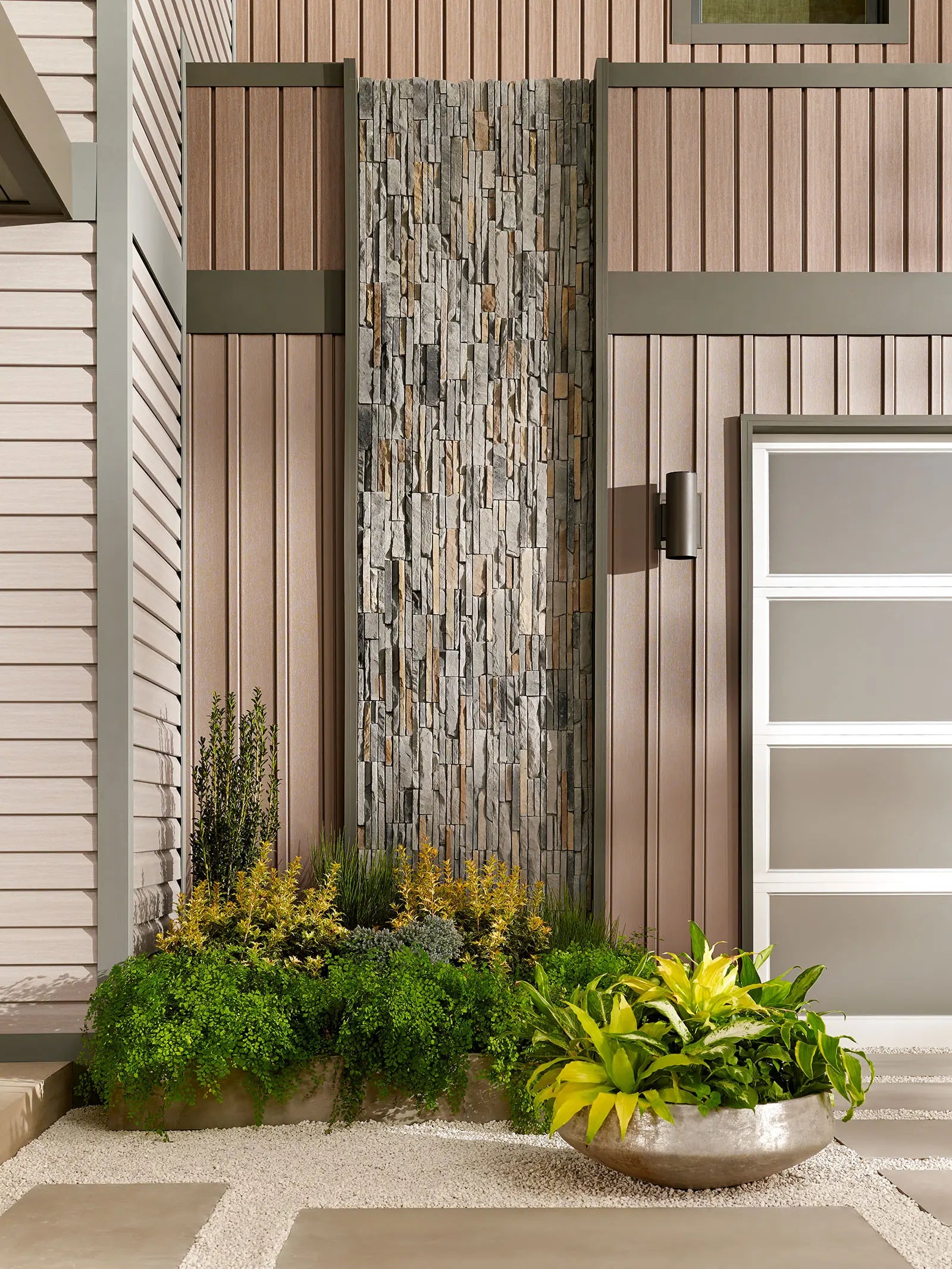 Indoor/Outdoor Wall 2Lt