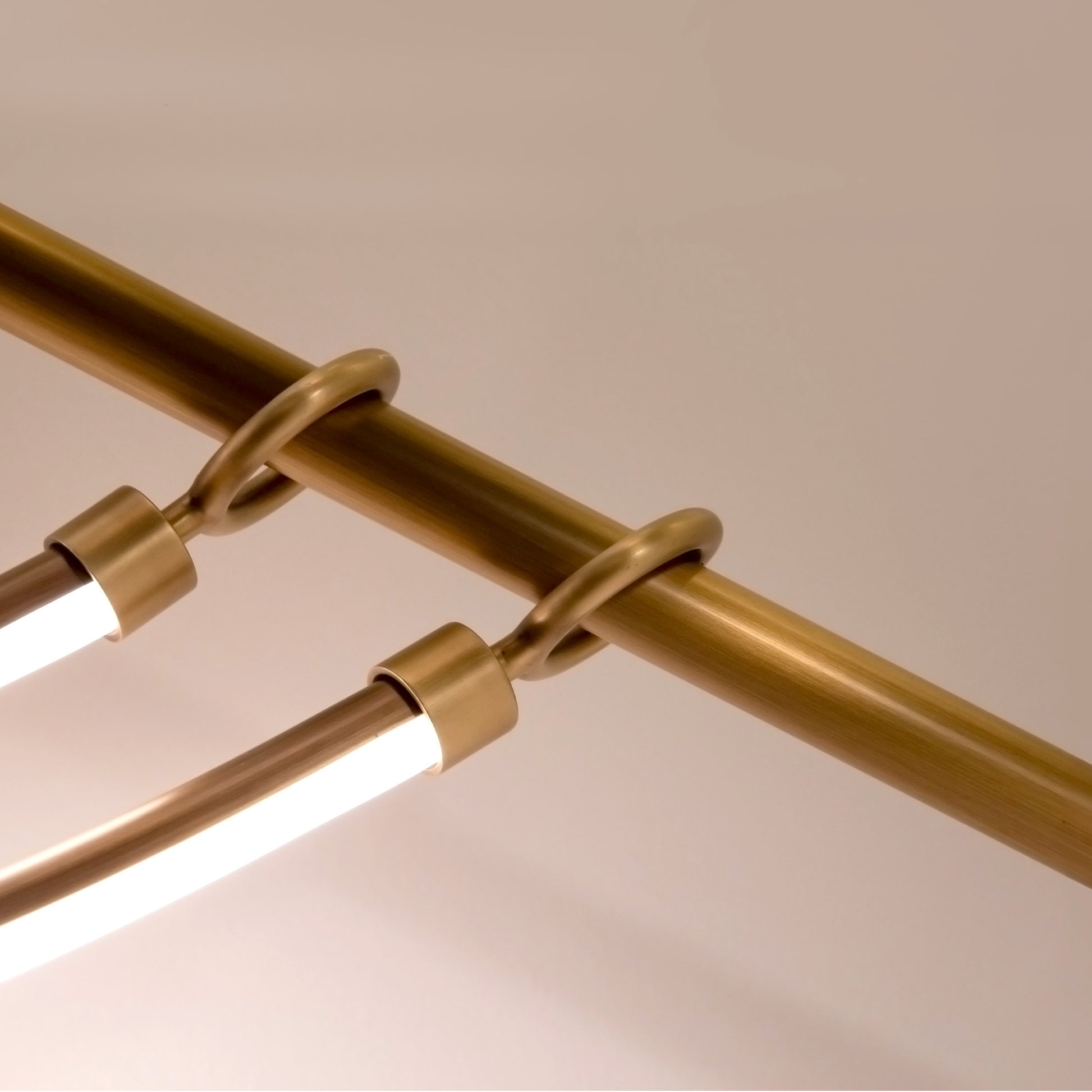Aryas Linear Pendant