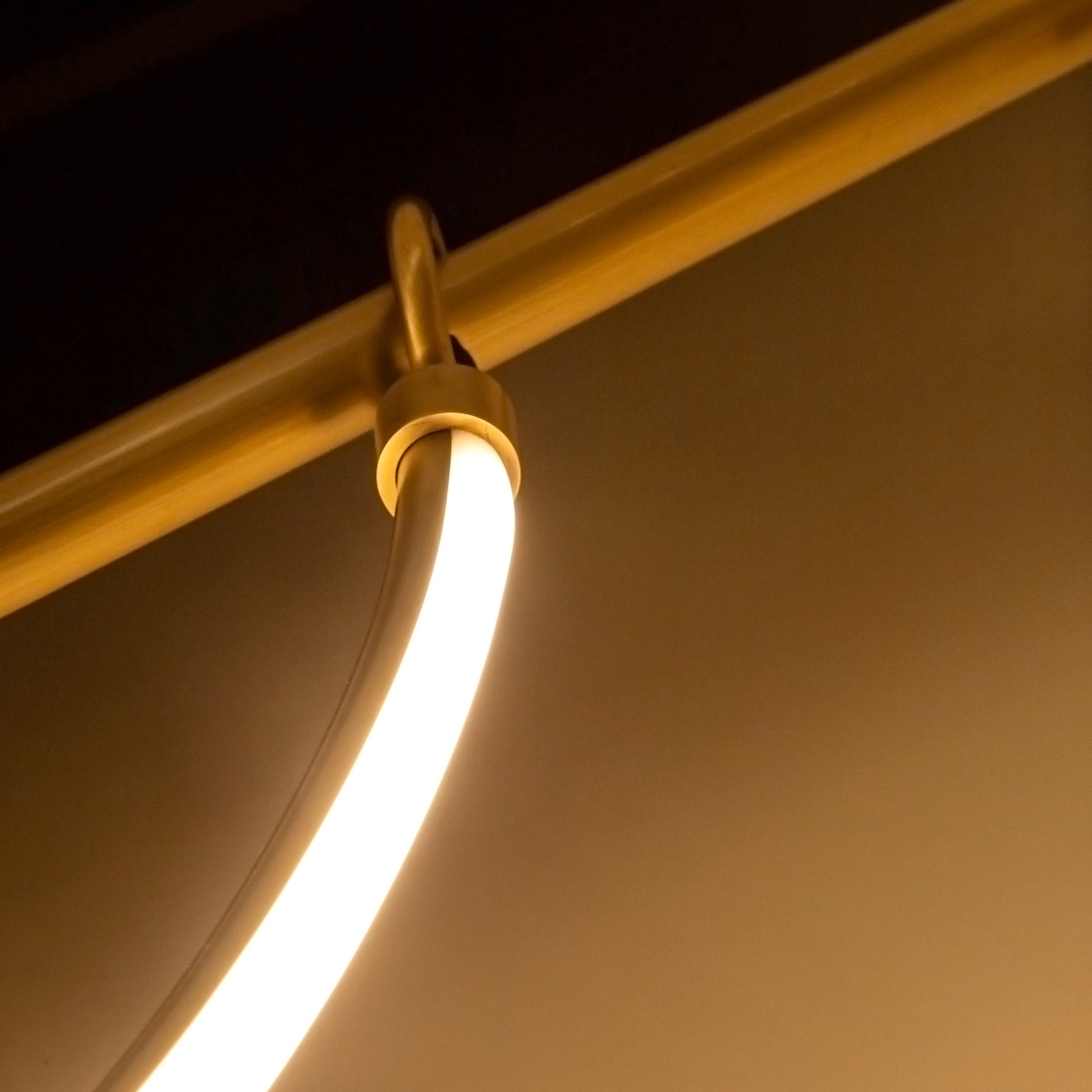 Aryas Linear Pendant
