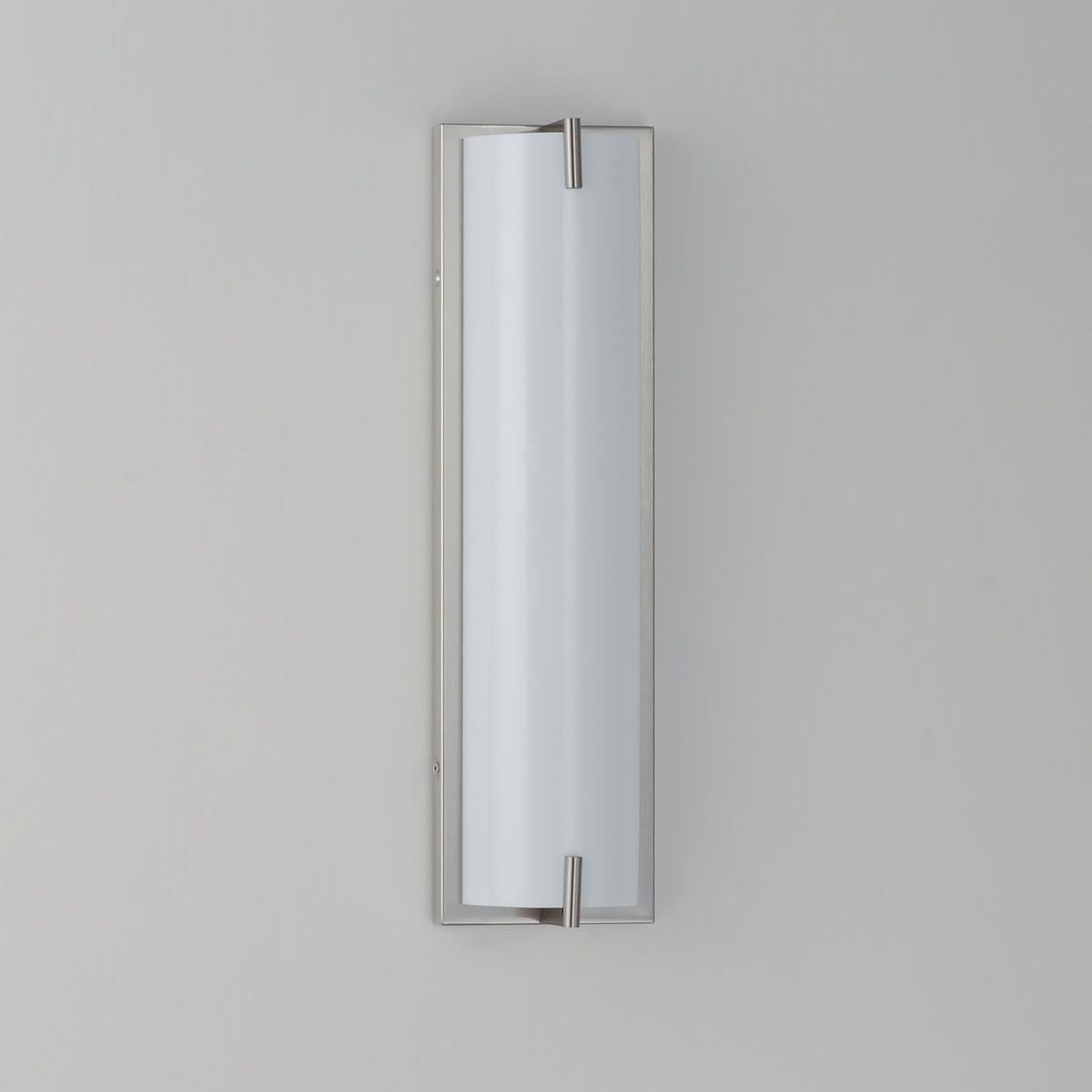 Alto 18" LED Bath Sconce - 5CCT