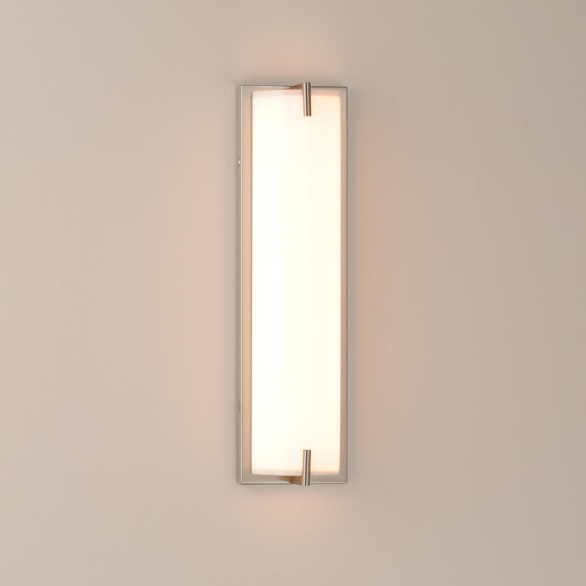 Alto 18" LED Bath Sconce - 5CCT