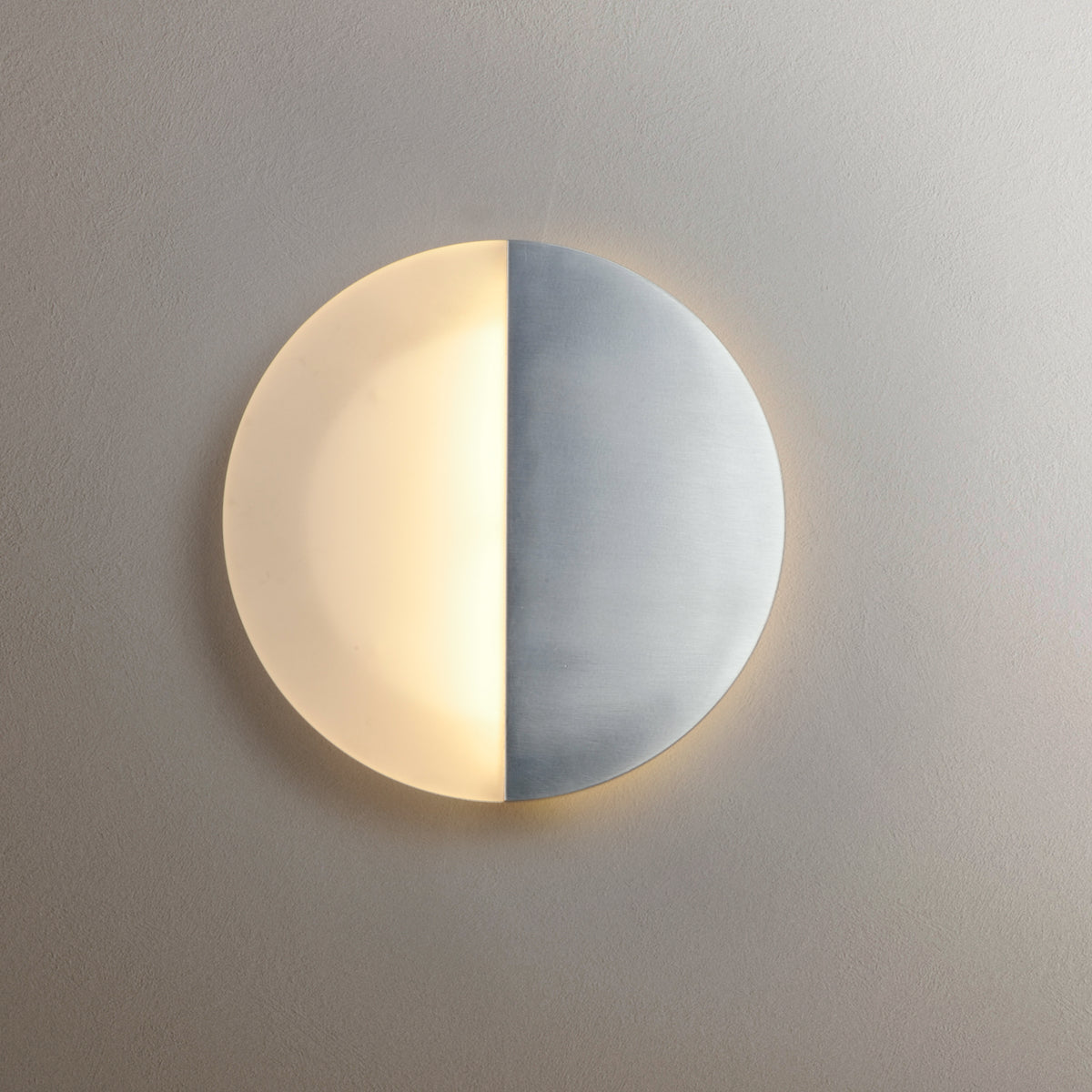 Alumilux: Glow LED Outdoor Wall Sconce
