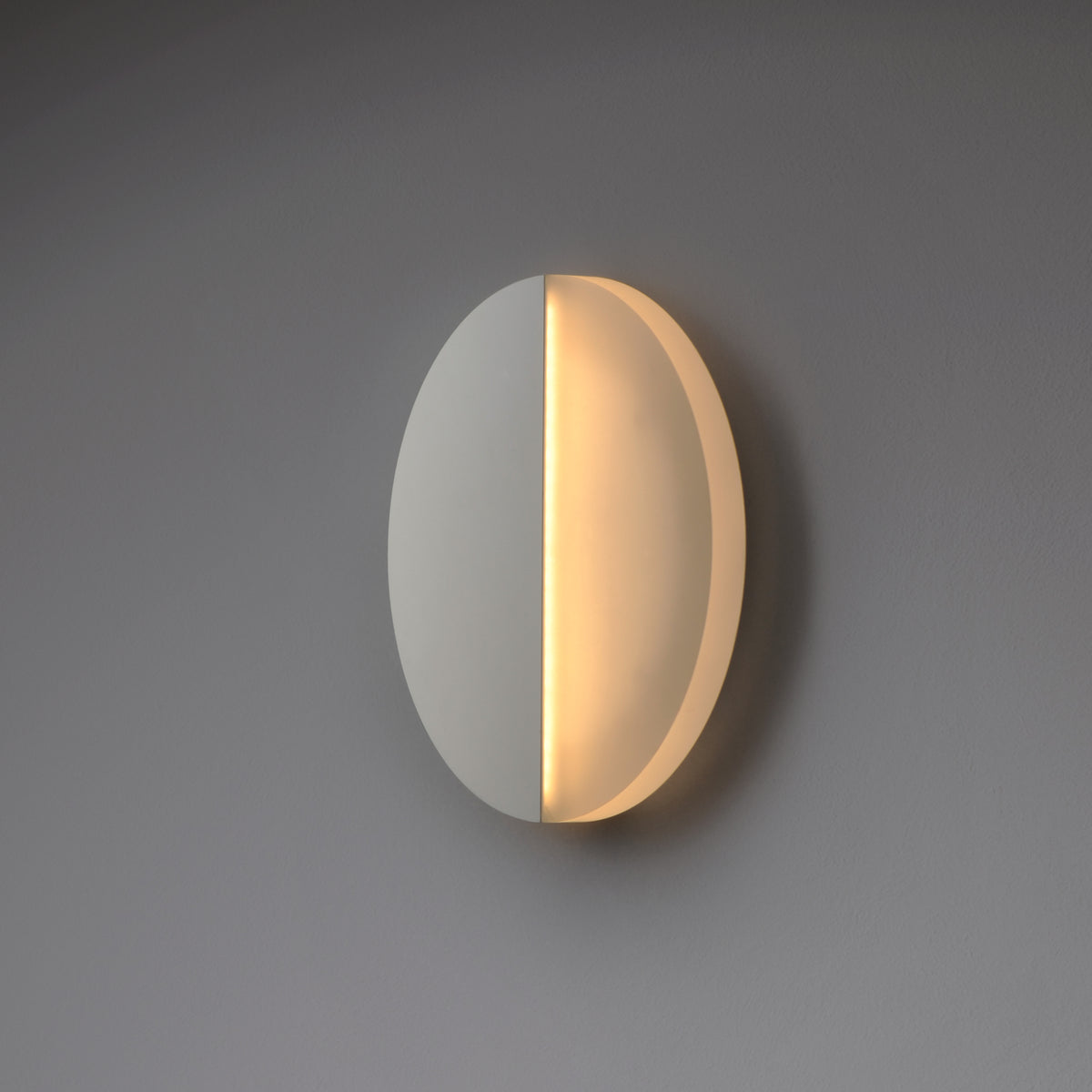 Alumilux: Glow LED Outdoor Wall Sconce