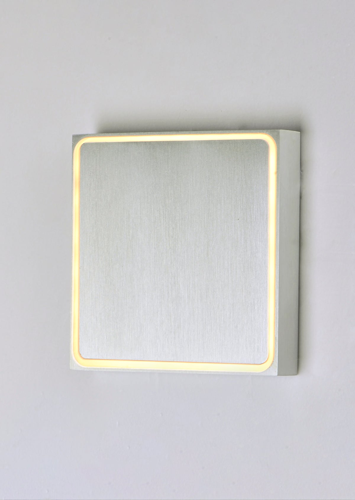 Alumilux: Outline LED Outdoor Wall Sconce