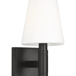 Beckham Classic Square Sconce