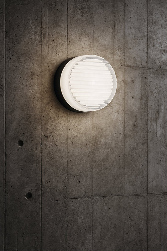 Lucia 15W Exterior Wall