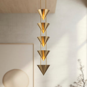 Versus Pendant