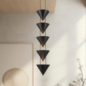 Versus Pendant